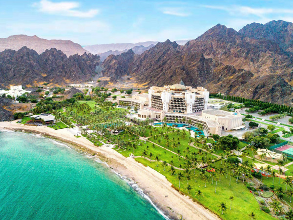 MOUNTAIN & BEACHES OF OMAN – LUXURY - 7 Days